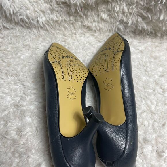 NWOB Bella Vita Leather Dark Gray slip on 3” Heels almond toe size 10W - Picture 8 of 10